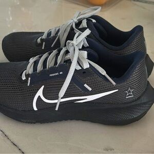 Nike Pegasus 40 Men's Sneakers - Dark Gray and White